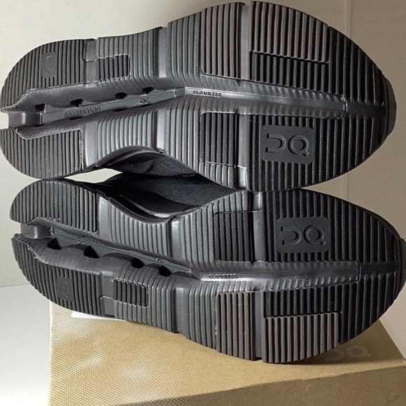 On Cloudnova 2 Trainers - Picture 16 of 16